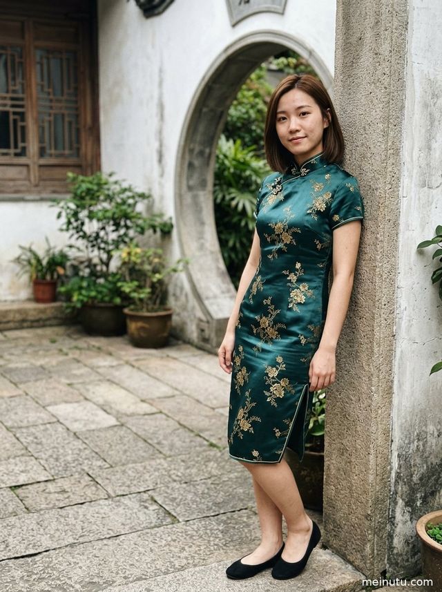 Modern Cheongsam Dress Courtyard Portraits of an Asian Adult Woman